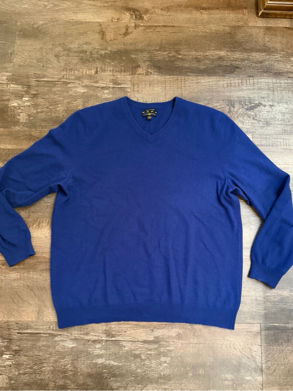 Club Room Men's 100% 2-ply Cashmere V-Neck Sweater in Royal Blue